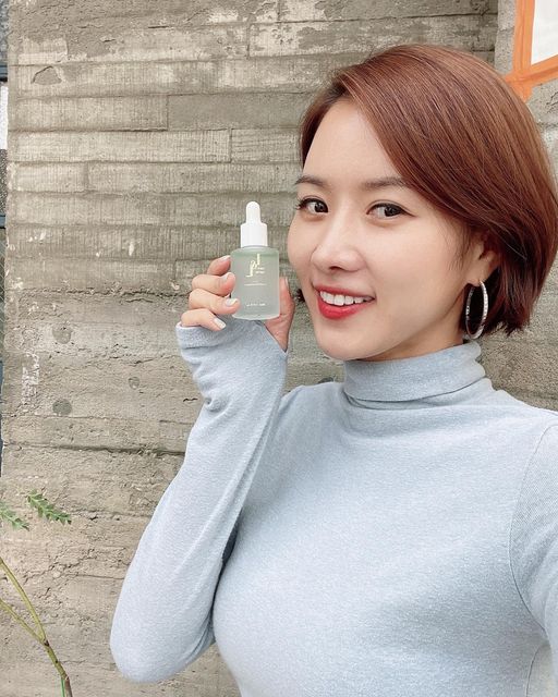 박지은 on Instagram: "#광고#기미앰플#잡티앰플#화이트닝앰플#3층앰플#저자극기미관리#신원료TXA#양태반 @locknlocku.official 사춘기 여드름이 나기 시작하면서 피부에 는 목숨걸고 관리하고 있어요
