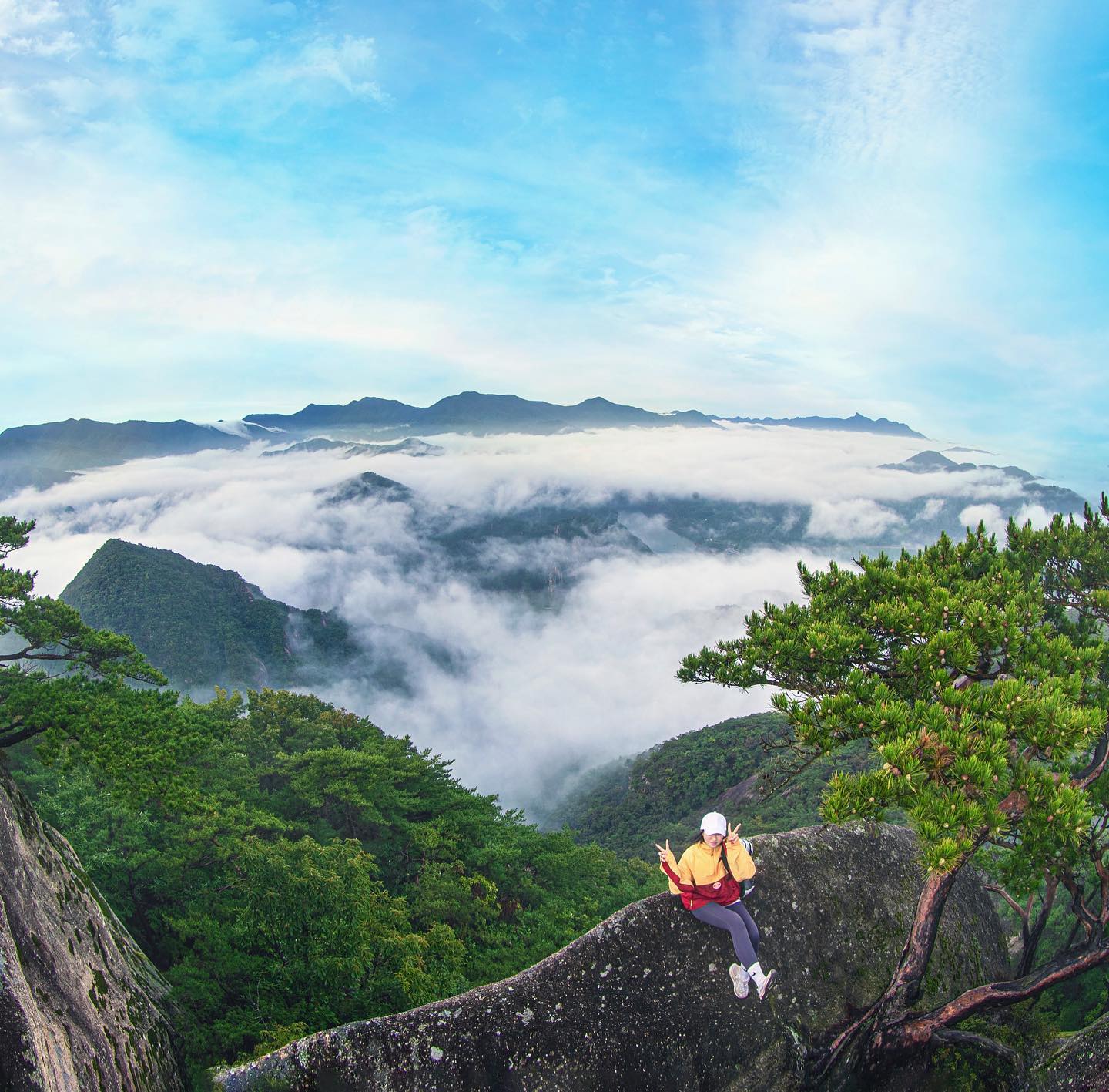 가은산 일출 산행-`♥´-
한달도 더 된 사진인데 지금 올리는 거 선 넘는건가요?

📷 : mt.photo83