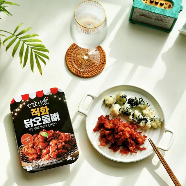 안상희-효블리맘😘 on Instagram: "#협찬 #한잔애 #직화닭오돌뼈 스트레스 많이 받을때는 매운게 음청 땡기더라고요 오늘은 한잔애 직화닭오돌뼈 먹고 스트레스 날려버리는중이에요😊 리얼