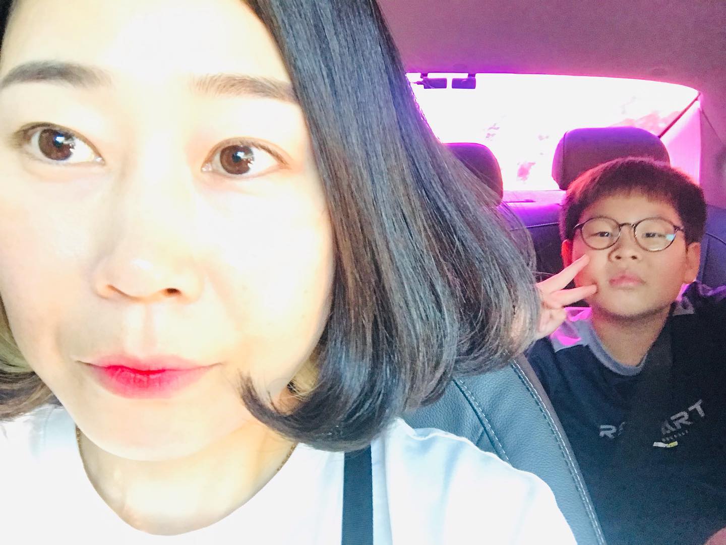 #셀카방해꾼 
.
.
.
.
.
.
말 오지게 안듣고,
누나한테 심술 가득이지만
너무 사랑하는 내꺼 ❤️
엄마 아들로 태어나줘서 고맙다
진상인 너를 격하게 사랑햅 😊
.
.
.
오늘부터 내일까지 
너님 하고 싶은거 다해 ㅋㅋㅋㅋㅋㅋㅋ
#생일축하해 #개구쟁이 #가을어디갔니