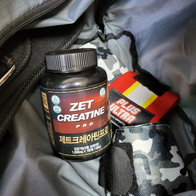 헬탱이💪 on Instagram: "#협찬 탱하👋👋 오늘의 협찬품은 "제트크레아틴프로" 다들 운동하실때 보충제,영양제,부스터등 많이들 챙겨드시죠!!?? 저는 식단은 하지않고 운동과 일반식은 꾸준히