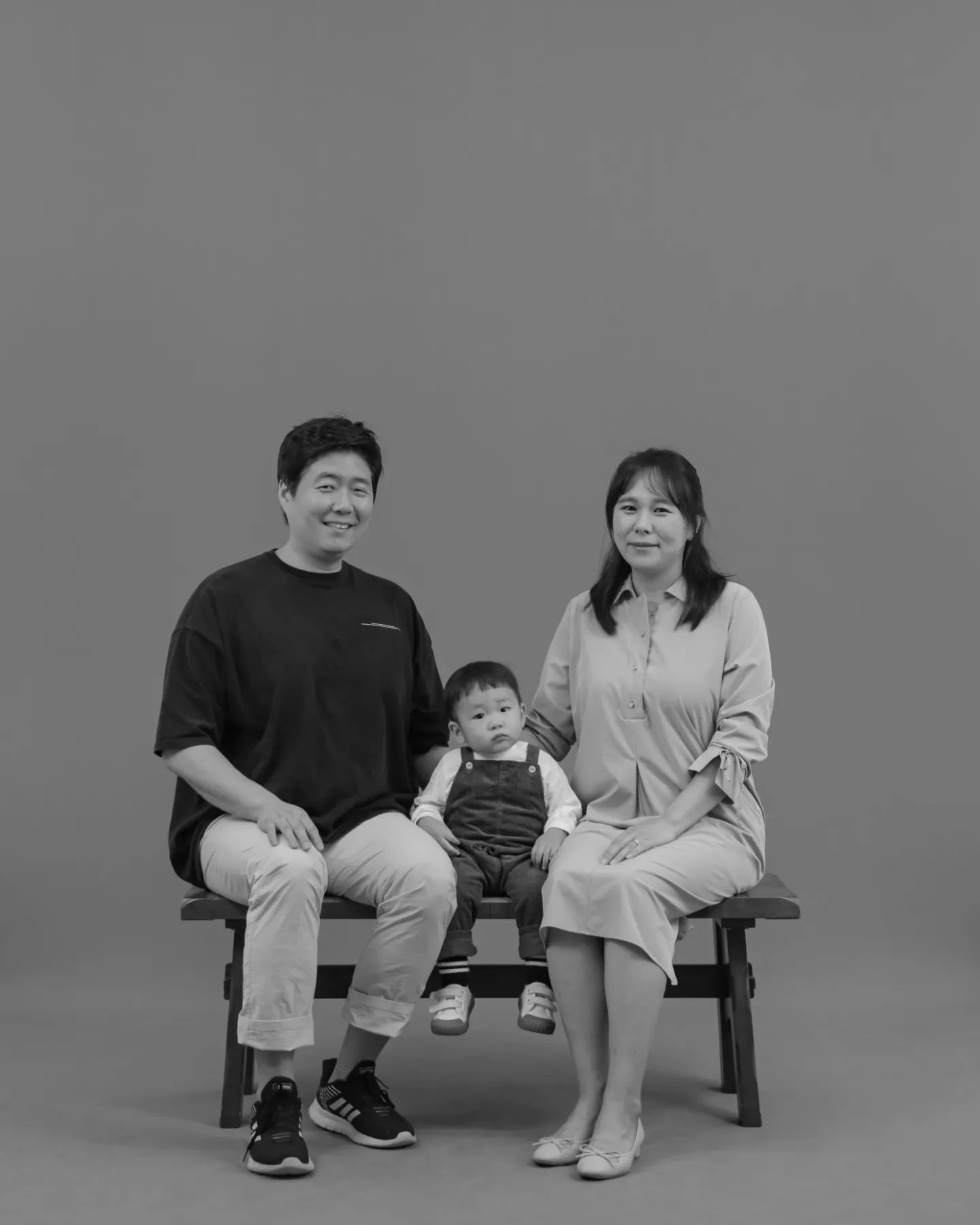 💗결혼기념 3주년 기념💗

매년 찍고 있는 결혼기념 흑백사진🤵🏻❤️👰🏻‍♀️

2주년 사진 찍은게 엊그제 같은데
벌써 3주년 사진이라니🙃

올해는 유찬이 독사진에
뱃속 아기까지 넷이서 찰칵!

우리 행복하쟈 ~ ❣️