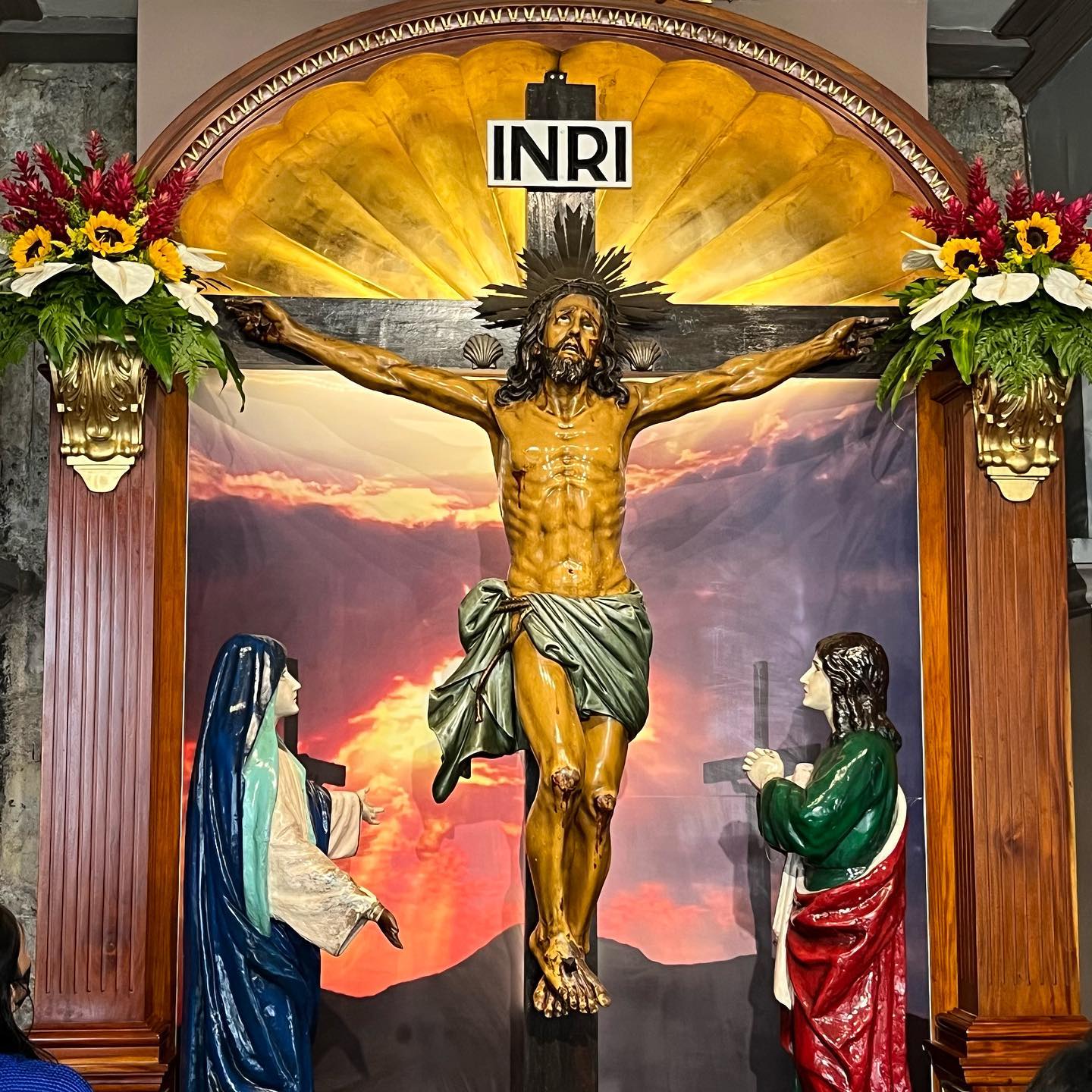 In #santonino #charch and #magellan #cross 

#cebu #세부여행 #산토니뇨성당 #마젤란의십자가 #cebucity #세부시티투어 #여행마지막날 #한국가기싫다