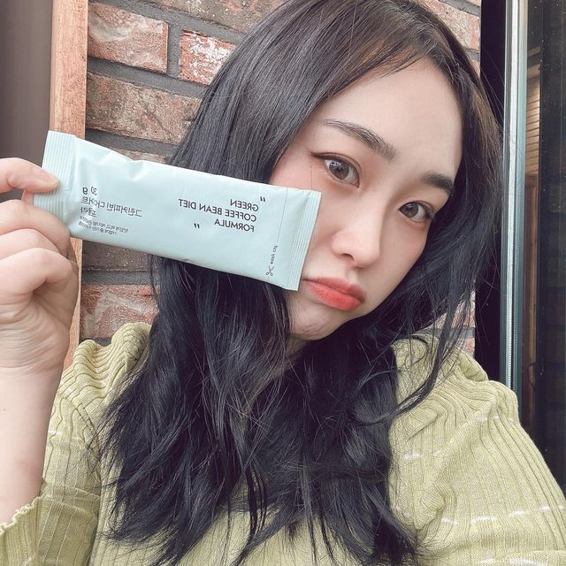깜미 on Instagram: "#광고 60일이 지나면 20대 ➡️ 30대 😭지금 다이어트 성공 못하면,, 힘들다는걸 알기에 시작한 나잇살고민타파 제대로 시행중인🫣 그린커피빈다이어트 🫙🤎 라떼 좋아하