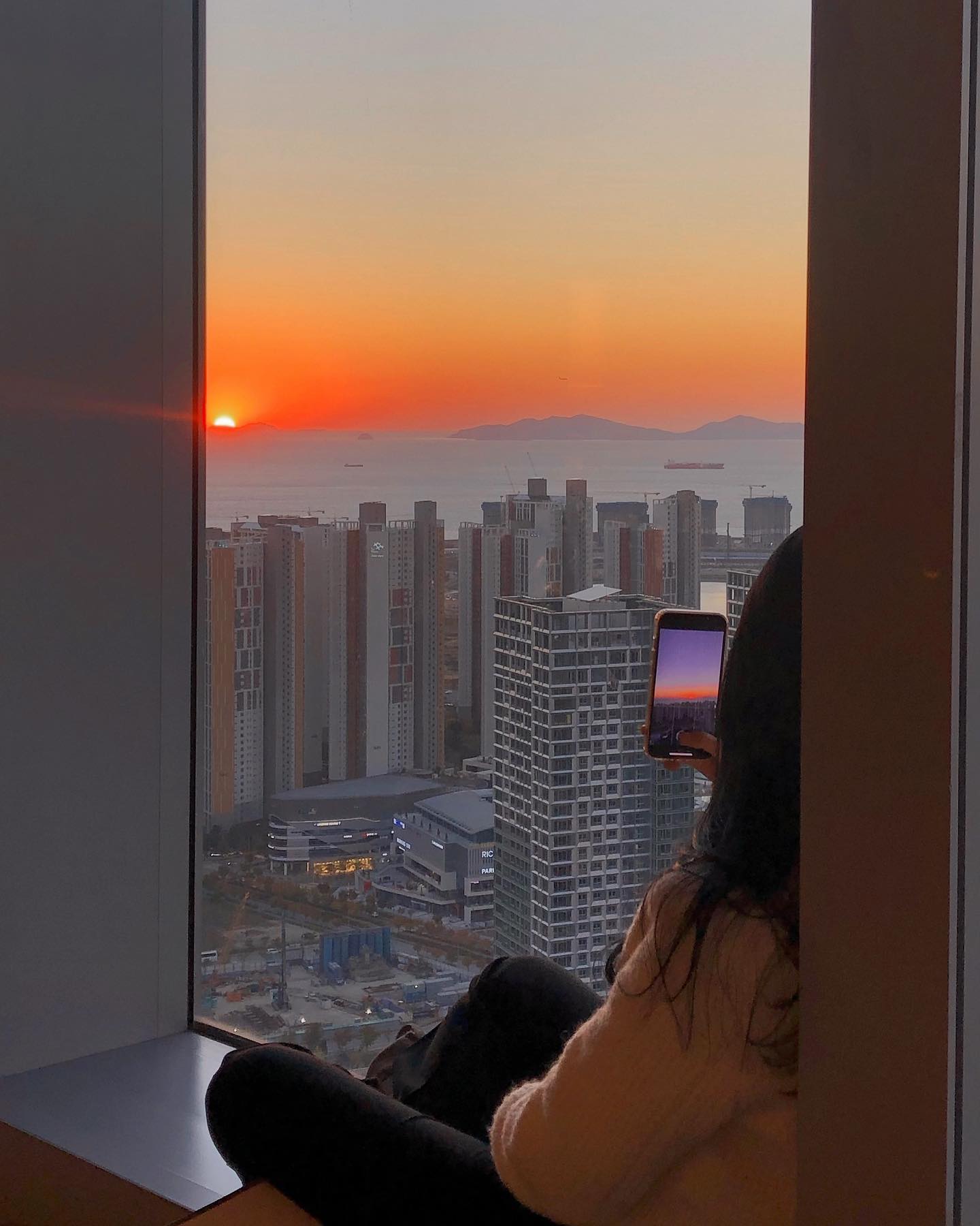 🌅