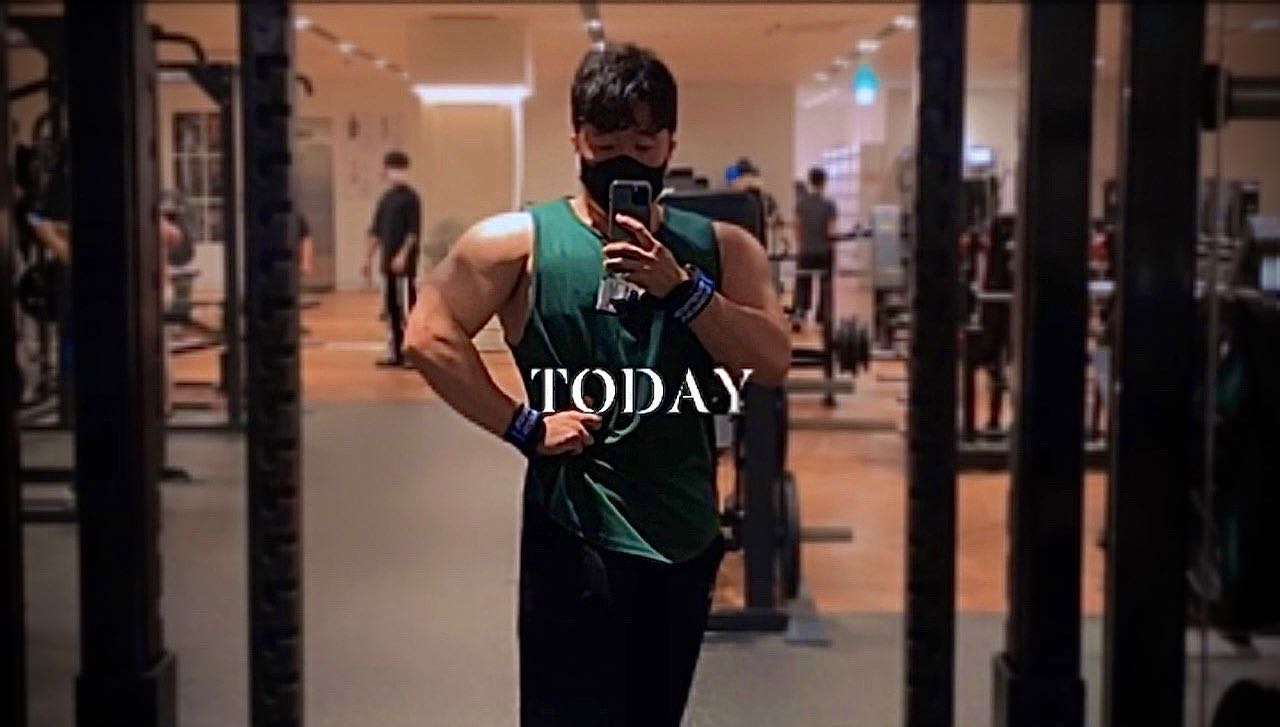 #daily #오운완🏋️ #workout 
.

.

.
헬린이의 운동일지
수요팅 상체 루틴🔥🔥🔥

쎄리 마 운동하고 땀 쫘악 빼니
쑤트레쓰 파아악팍 날아가뿌네
(사투리 좀 하네🤣)

늘 혼자 운동 하지만 즐겁다 
Smile Smile 😆

🔥Fighhting 시니🏋️‍♂️🔥

돼지야 살만 잘빼보자🐷
근데... 내일 회.....식 망햇구여🤭

모두들 근나잇🌙✨