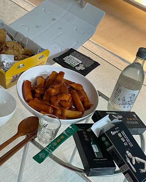 @hye____zl on Instagram: "#광고 #협찬 - 나무계에 인삼이라 불리며 만병통치약이라는 황칠나무! - 황칠나무에서 항암, 당뇨, 항산화작용, 면역력증진, 항고지혈증, 대장질환 예방 및 개선, 암세포