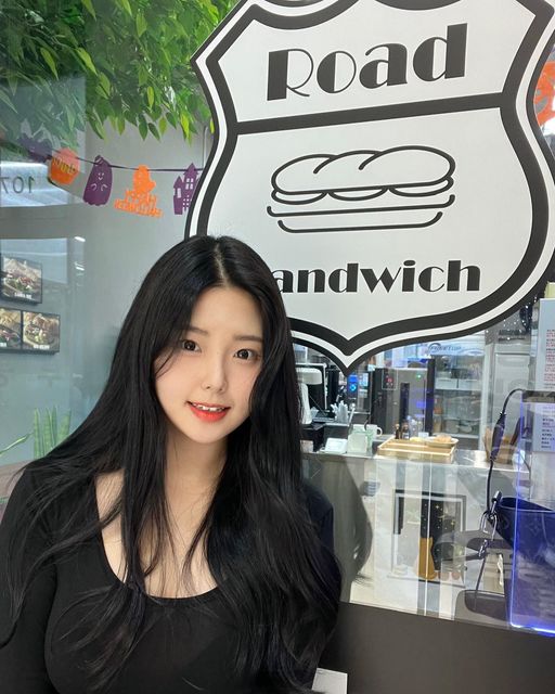 @bb.__.b77 on Instagram: "#광고 로드샌드위치 강남에 위치한 로드샌드위치 청담점에 다녀왔어요! 신촌에 있는 지점에는 이미 방문해봤어서 기대 잔뜩하고 갔습니다 :) 로드샌드위치는 샌드위치