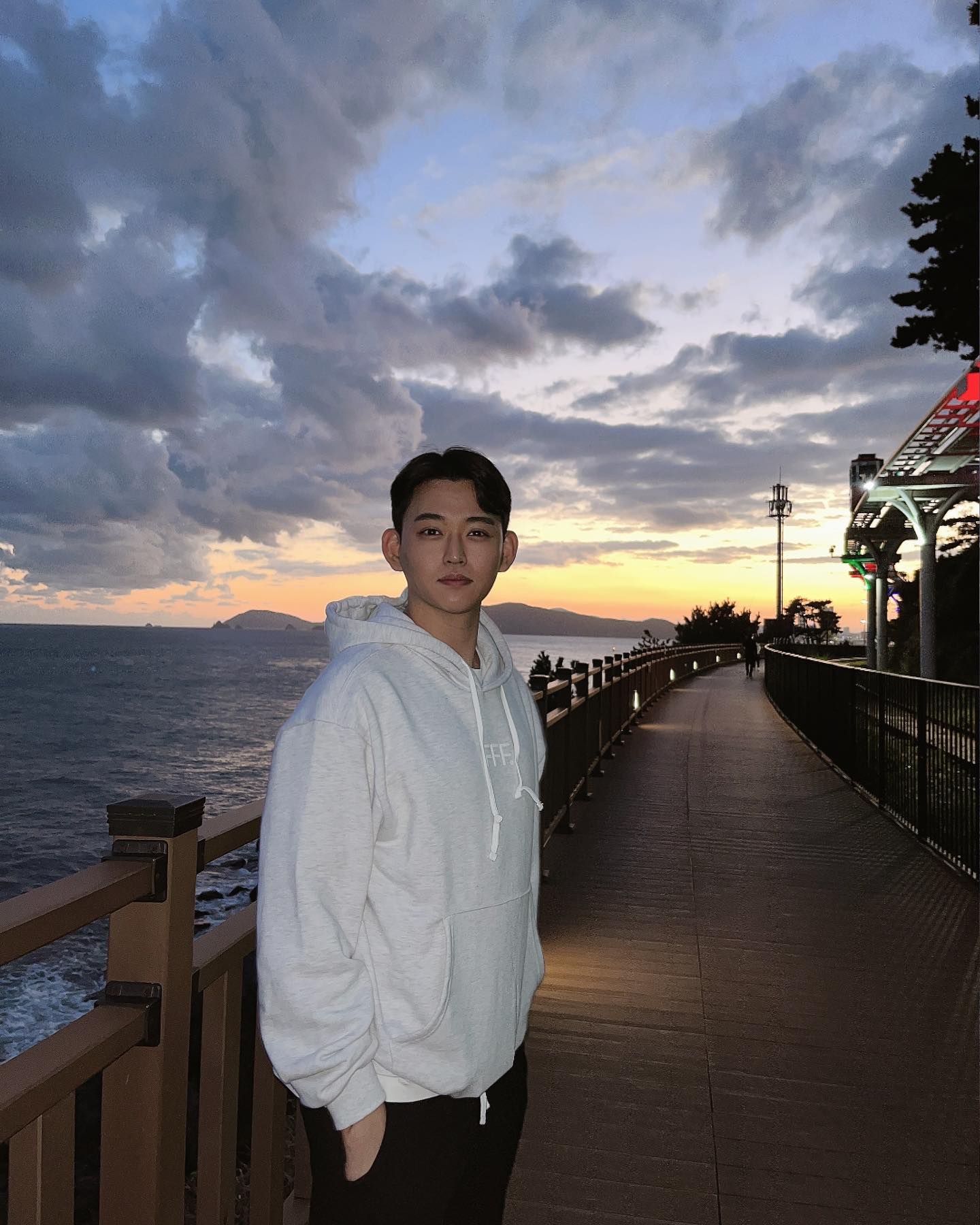 🌅