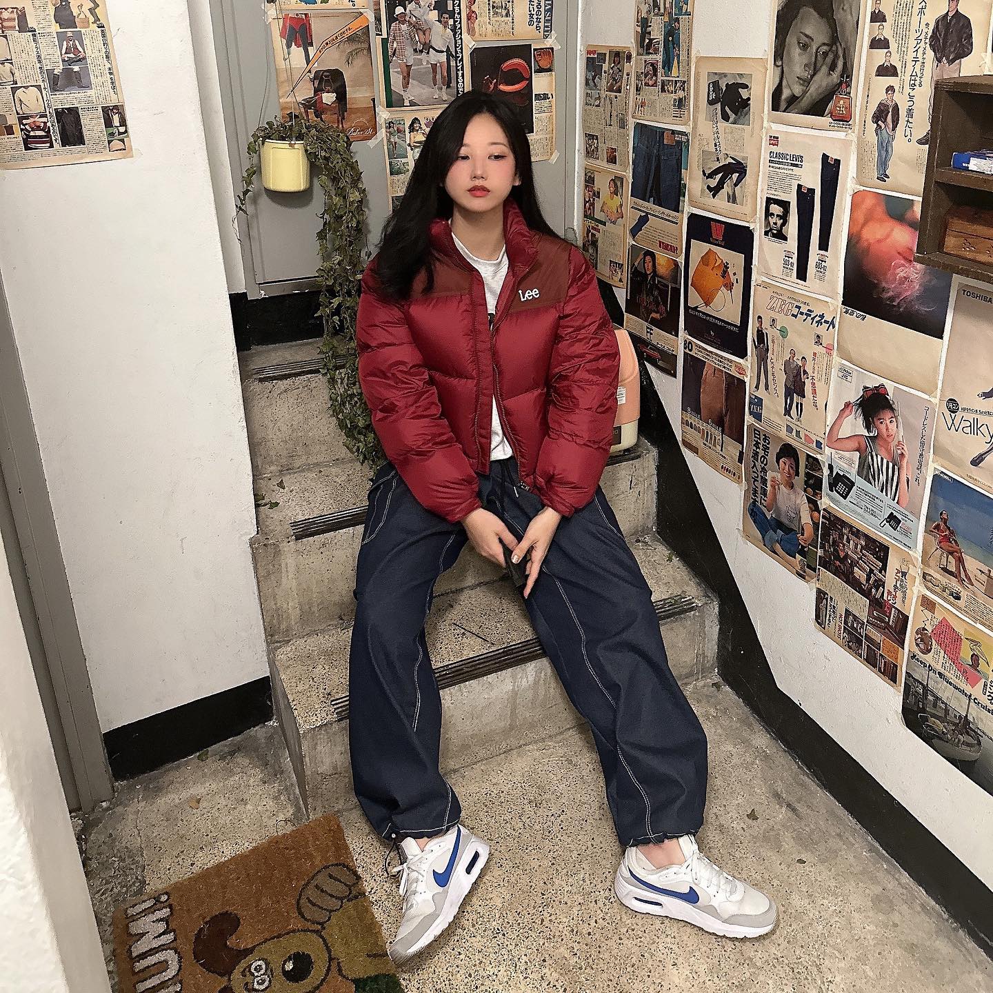 🚫Lee패딩 사지마세요 나만입게😜♥️

•크롭 숏푸퍼 덕다운 숏패딩 레드[M]

아 진짜 이쁘지않나요ㅠㅠ 모든 패딩을 재치고 실물보고 바로구매
Lee매장 가면 돈 두둑히 들고 가세요💰
♨️플리스 바시티 자켓도 이쁘고 팬츠도 미쳐꾸 텅장각➿

_
#ootdshare #lee #패딩 #패딩코디 #카고팬츠 #패션계정 #맨투맨코디 #겨울코디 #미니멀룩 #스트릿패션 #힙지로 #도탑다카페 #패션계정환영 #패션계정맞팔