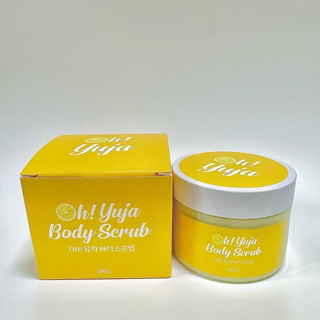 떤듀 on Instagram: "#협찬 🍋유자 바디스크럽🍋 왁싱 후 인그로운헤어 관리나 각질제거가 필요한 곳에 자극없이 순하게 각질을 관리해주는 제품이에요❤️ 물에 잘 녹고 부담 없는 국산소금