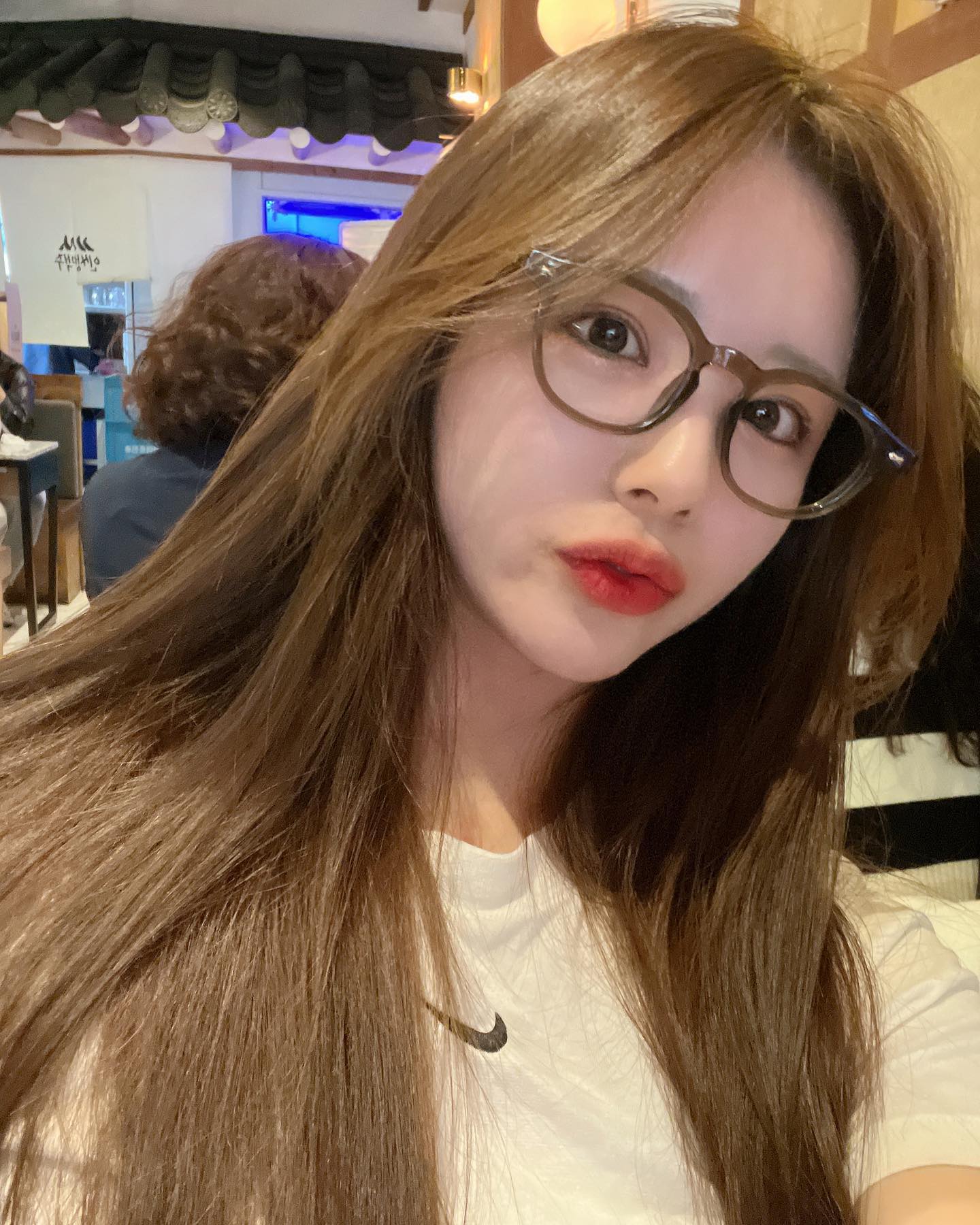 셀카 오랜만이네 ,,