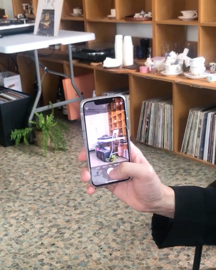 눈물 나게 좋았던 부산,,,, 저와 취향이 비슷하다면 꼭 가주세용 사랑방다실 그리고 복합성~~🍀 신현욱은 두번째 카페가 첫번째 카페의 현대화 버전 같다고 했다 

#부산 #부산카페 #사랑방다실 #복합성 #전포카페
