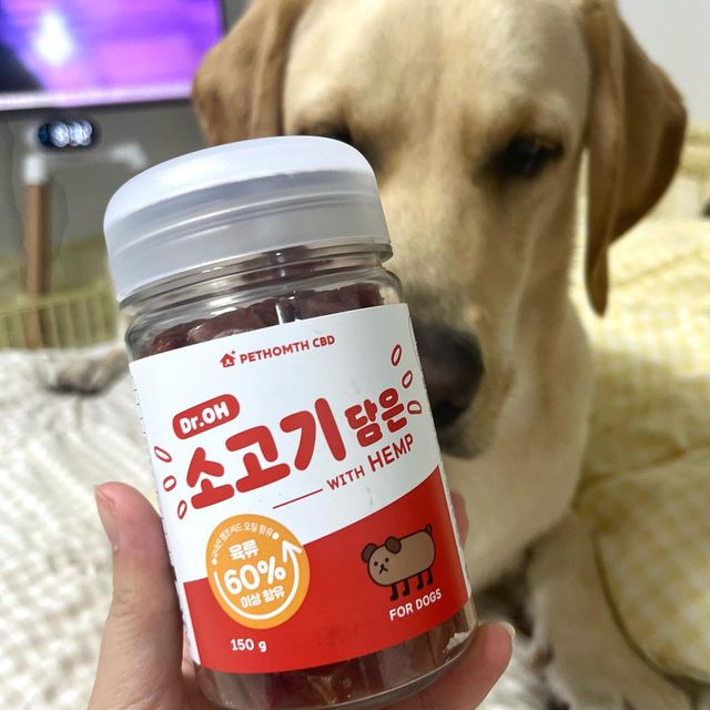 나눈야 고장난 수 리 ʕ”̮ॽुෆ⃛ on Instagram: "#협찬 #제품제공 #후기 먹는거엔 항상 진심인 수리가 #페톰스 에서 #육류져키 #강아지간식 을 선물 받았어용 🎁 #닥터오 소고기 담은 🥩 ✔️