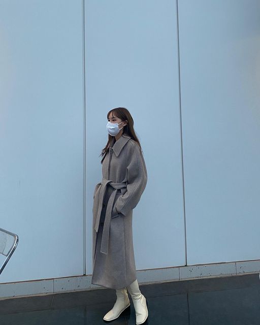 Lafael on Instagram: "#협찬 @lafudgestore @lafudge_woman Outer : 울리치 트렌치 맥코트 ⠀ 이제 슬슬 코트 장만할 때가 됐네요! 라퍼지우먼 코트를 입어봤는데 울 함량이 높아서 퀄리티가 생각 이상으로