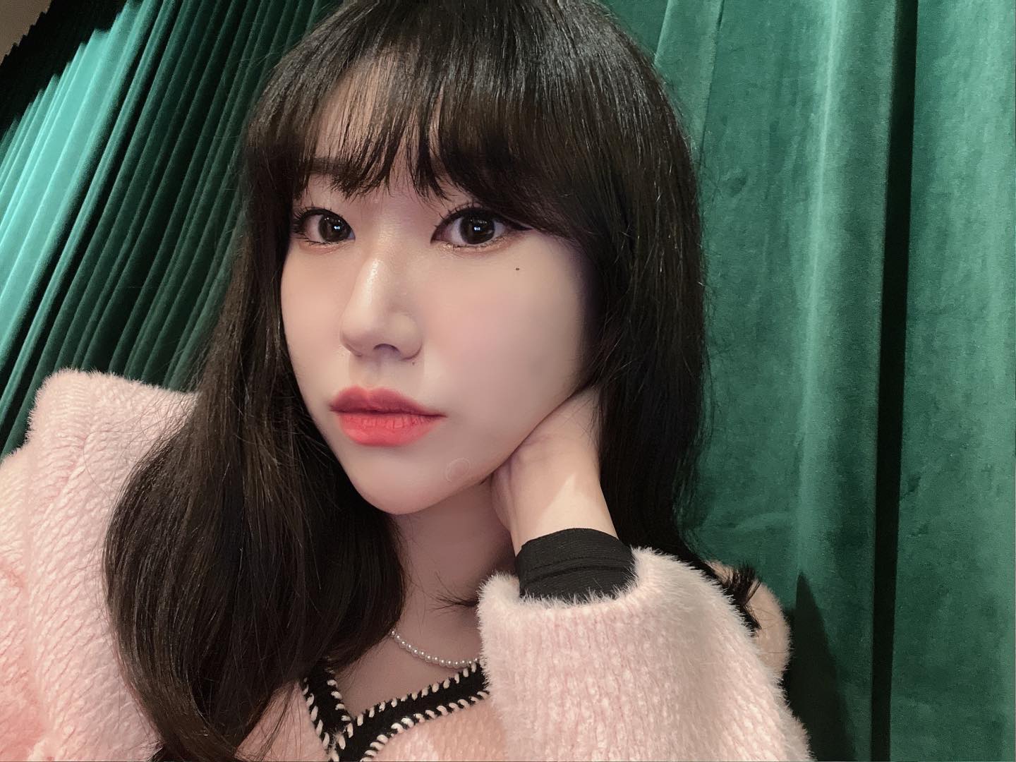 한껏 신이나버린 핑크걸