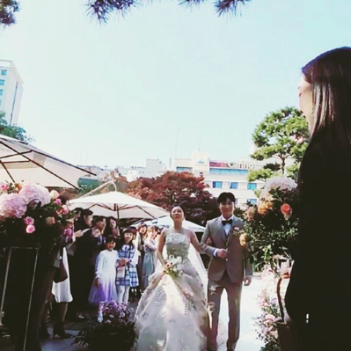 우리 구주장 #결혼식
잘살아라
-
-
온김에 부산 #여행 시작.
-
-
-
#wedding #하객 #친구 #동기
#instagood  #ootd #style
#dailylook #📸 #selfie #셀카 
#셀스타그램 #얼스타그램 #좋아요
#소통 #fff #likeforlike #friend
#beautiful #makeup #me
#busan #weekend #일상 #daily