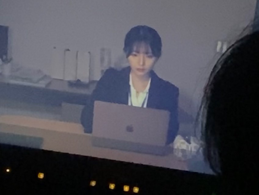 연출과 제작 그리고 배우까지 다 해야했던 <가만한 나날> 촬영 끝
편집까지도 동기 언니랑 둘이서 신경 쓴 작품! 모든 걸 다 창작해보는 것은 처음이라 서툴지만 나중을 위한 첫 걸음이라 생각하며 보내본다😄
