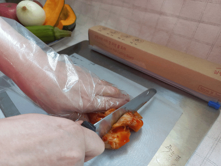 환경까지 생각한 일회용도마 살림시대 이지컷 위생롤 도마입니다.