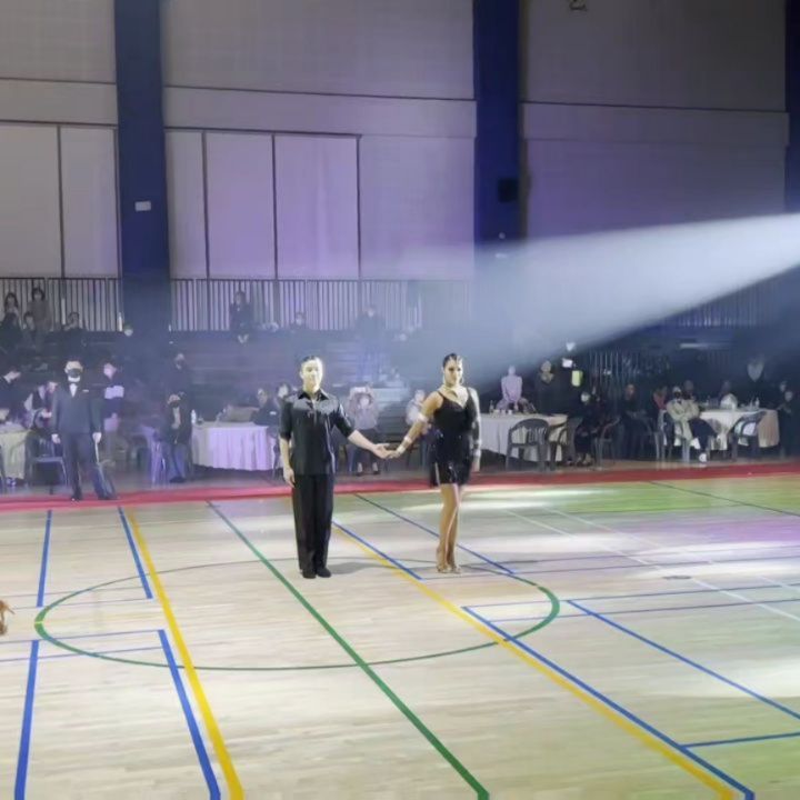 거진 5년만에 데뷔무대🕺💃

오랜만이라 체력도안되고,,
아직많이부족하지만 열심히
Fighting 👊👊

My Partner 135._.sen

#댄스스포츠 #댄스영상 #대회
#dancer #dance #dancesport