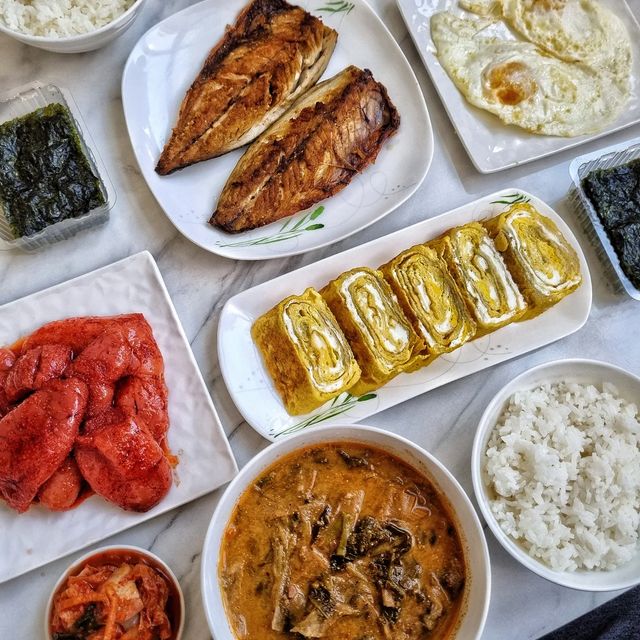 오기 | 냠냠스타 on Instagram: "#헙찬 #끼닛 밥도둑 반찬들 총 집합 ❗️❗️ 세상 든든한 오기밥상_😊 제 남편은 세상 잘 먹어요!! 항상 많이 만들어도 맛있게 다 먹어줘요 ❤️ 그래서 오늘도