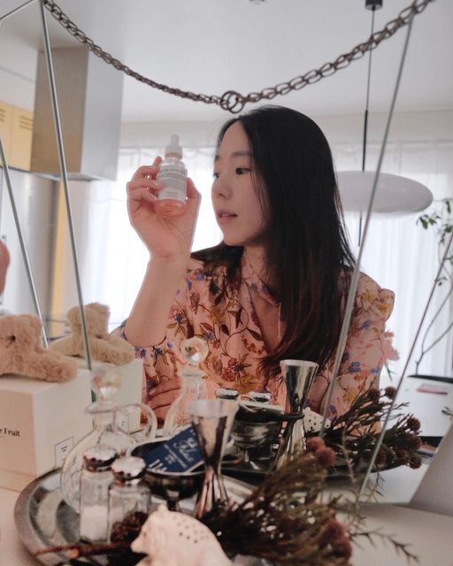 HI👋🏻 소나 on Instagram: "#광고 이번주 로또는 안됐지만 로또세럼은 바를수 있다는 뭐 이정도 인생이면 나쁘지 않은것 같은 긍정마인드🌹 귀하디 귀한 불가리아 로즈오일이 담겨 바를때마