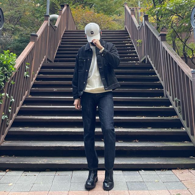 윤효진 on Instagram: "#협찬 이번에는 슈펜(@shoopen_official)에서 부츠를 협찬받게되었는데요! 크흐 감회가 새롭습니다!🤩 이번에 슈펜이랑 드로우핏에 콜라보레이션이 많이 나왔어요! 진짜 다른