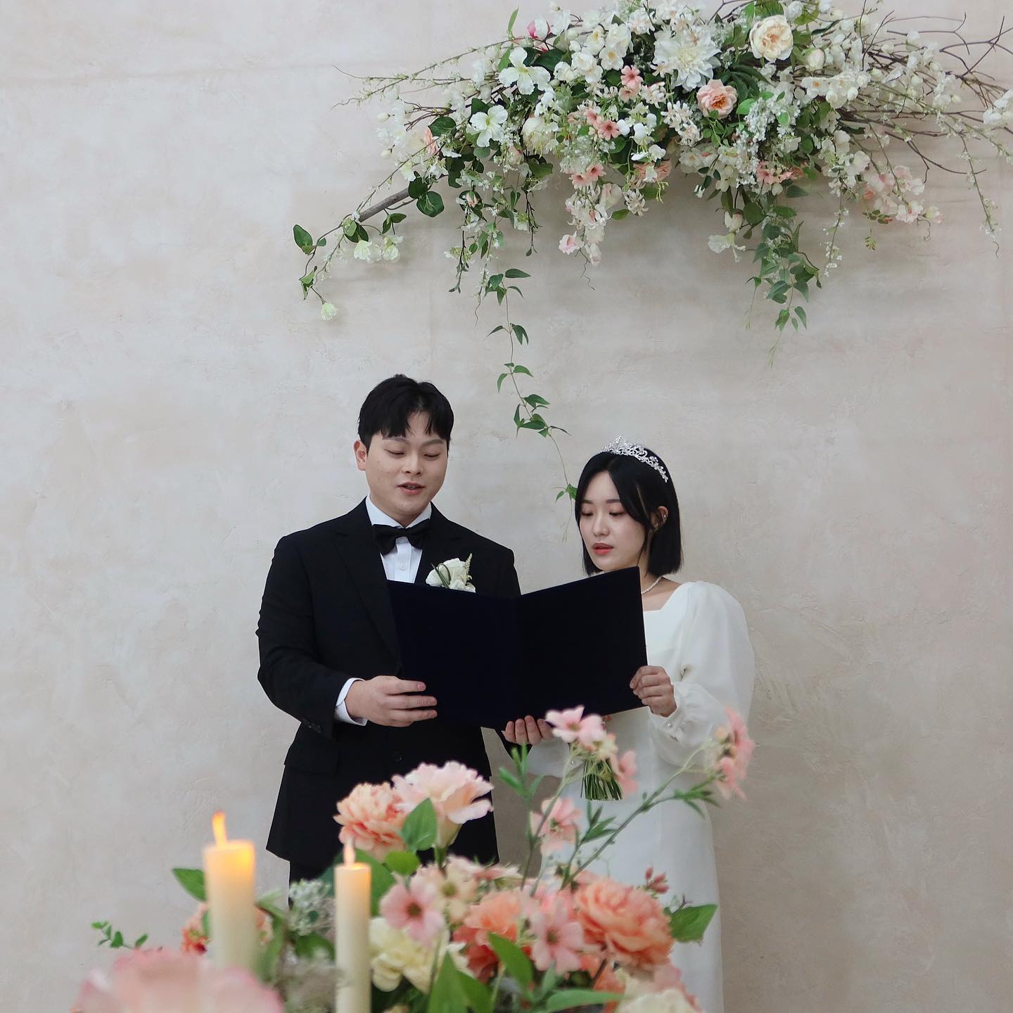#
과분한 축하과 사랑 속에서 결혼식을 마쳤습니다
축하 해주신 모든 분들 감사드립니다🤍

김혜진 결국 하고 싶은대로 다 했습니다!