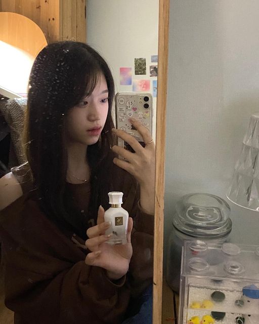 김선우 on Instagram: "#광고 [Scelmar 셀마르] 오드퍼퓸 몽 리스 셀마르는 매력적인 천연 향료를 발견하고 섬세하게 조향하여 자연의 우아함을 정성껏 담은 향수입니다. 자연이 지닌 깨끗함과 감