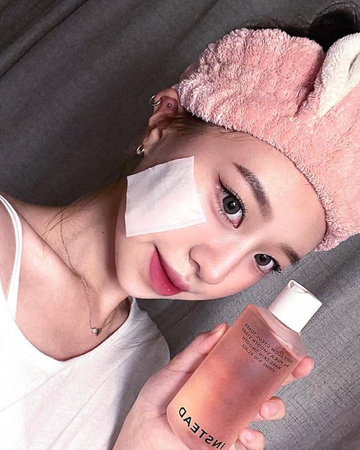 수진 on Instagram: "휴가가서 물이 조금만 안맞아도 바로 트러블이 올라오는 내가 피부 뒤집어졌을때마다 해주는 스킨팩 💆🏻‍♀️ 스킨팩 해주고 나면 정말 눈에 띌 정도로 금방 가라앉는