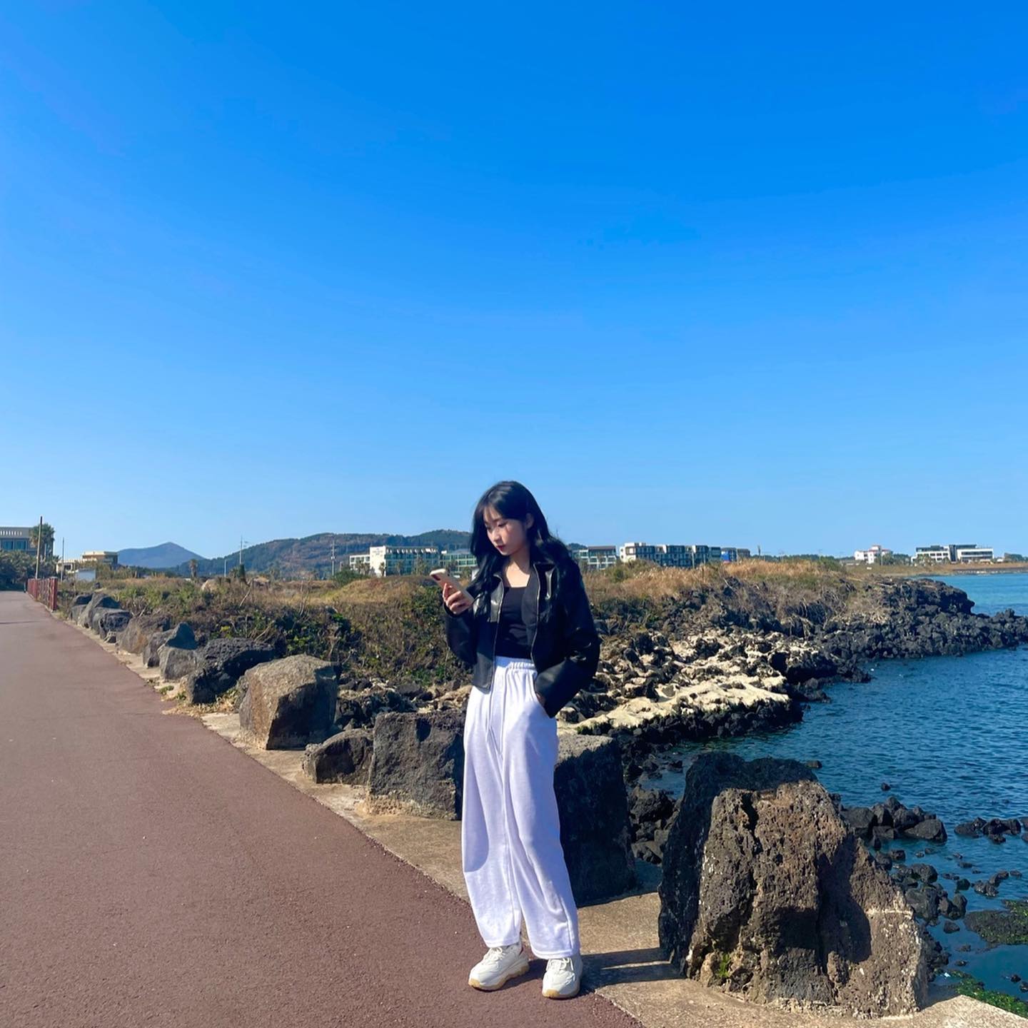집 앞 뷰가 이렇게 좋으면

나 진짜로 맨날 운동(?) 할거야🏃🏻‍♀️