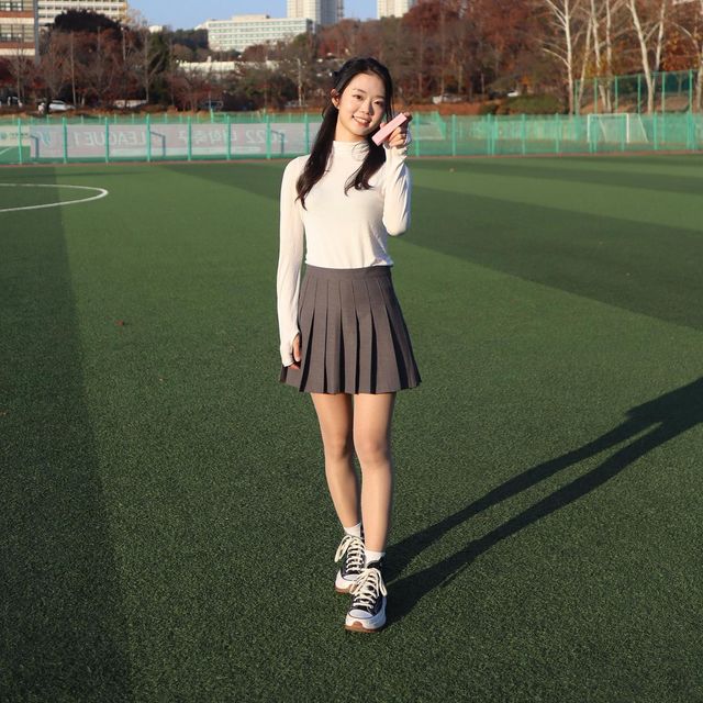 이수연 on Instagram: "#협찬 @seeknique 의 스팟 컨트롤 크림 사용하고 트러블 관리했습니다:) SEEK + UNIQUE = "유일하고 독특한 발견, 특별함을 찾다"라는 뜻으로 자연에 담겨진 가능성과 특별함으로