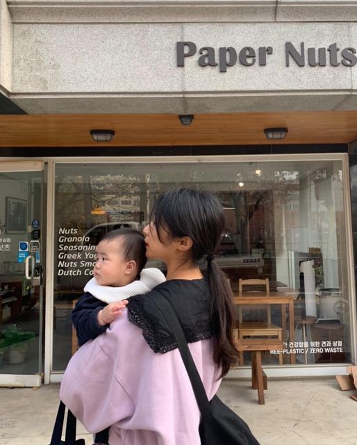 자람맘이애오 on Instagram: "#광고 맻주만이고 #내조카 #뜽윤이모 내사랑하는 승유니랑 내 동생이랑 가을끄트머리..🍁🍁🍁드디어 연지랑 간 불광천 페이퍼넛츠 ㅋㅋㅋ올때마다 문닫는 날이