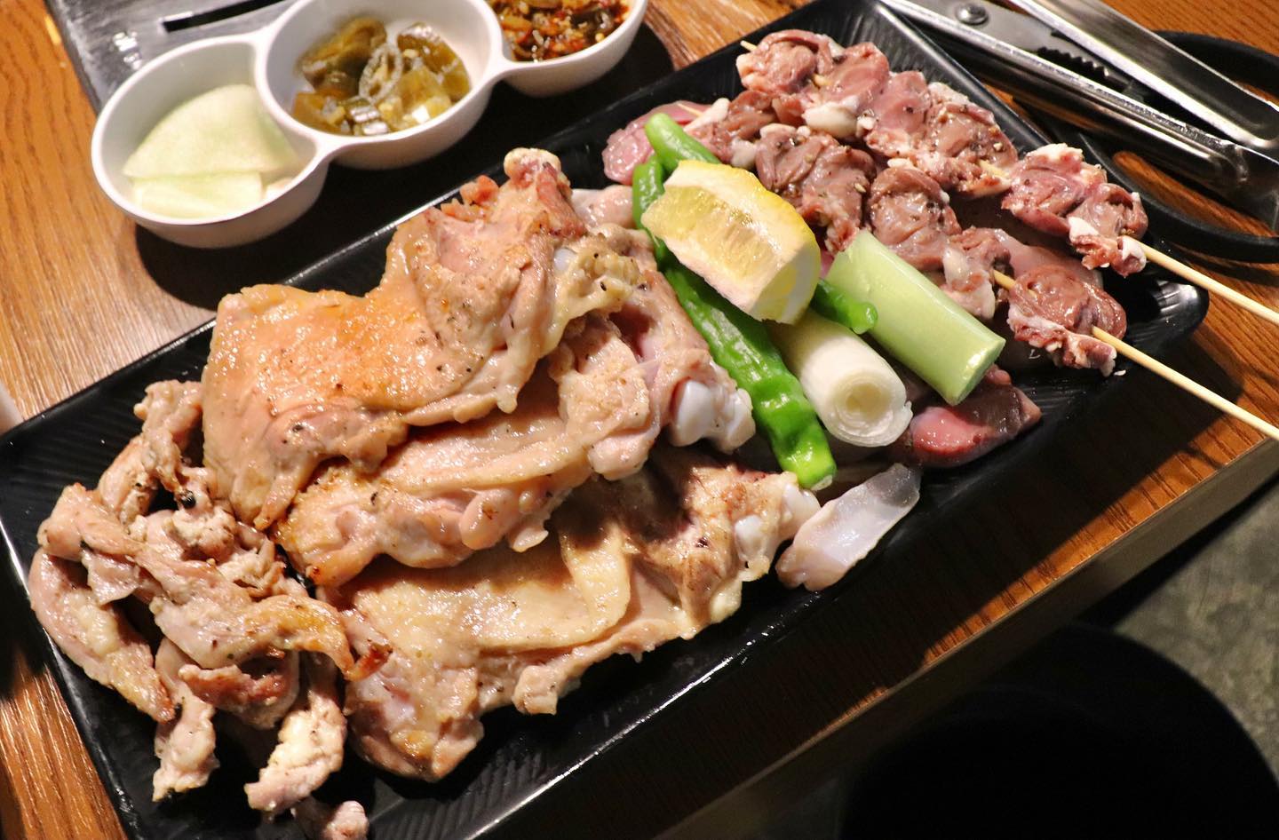 원주맛집 , 주계식당 

닭구이 맛집으로 유명한 주계식당!
하나하나 다 맛있어서 좋았어용
요즘 화요에 빠져서 화요 흡입👍
사이드도 우동 비빔 마늘볶음밥 다다 맛나서 좋았어용😍

#원주맛집 #원주닭구이 #원주주계식당 #무실동맛집 #무실동닭구이 #원주닭요리 #주계식당