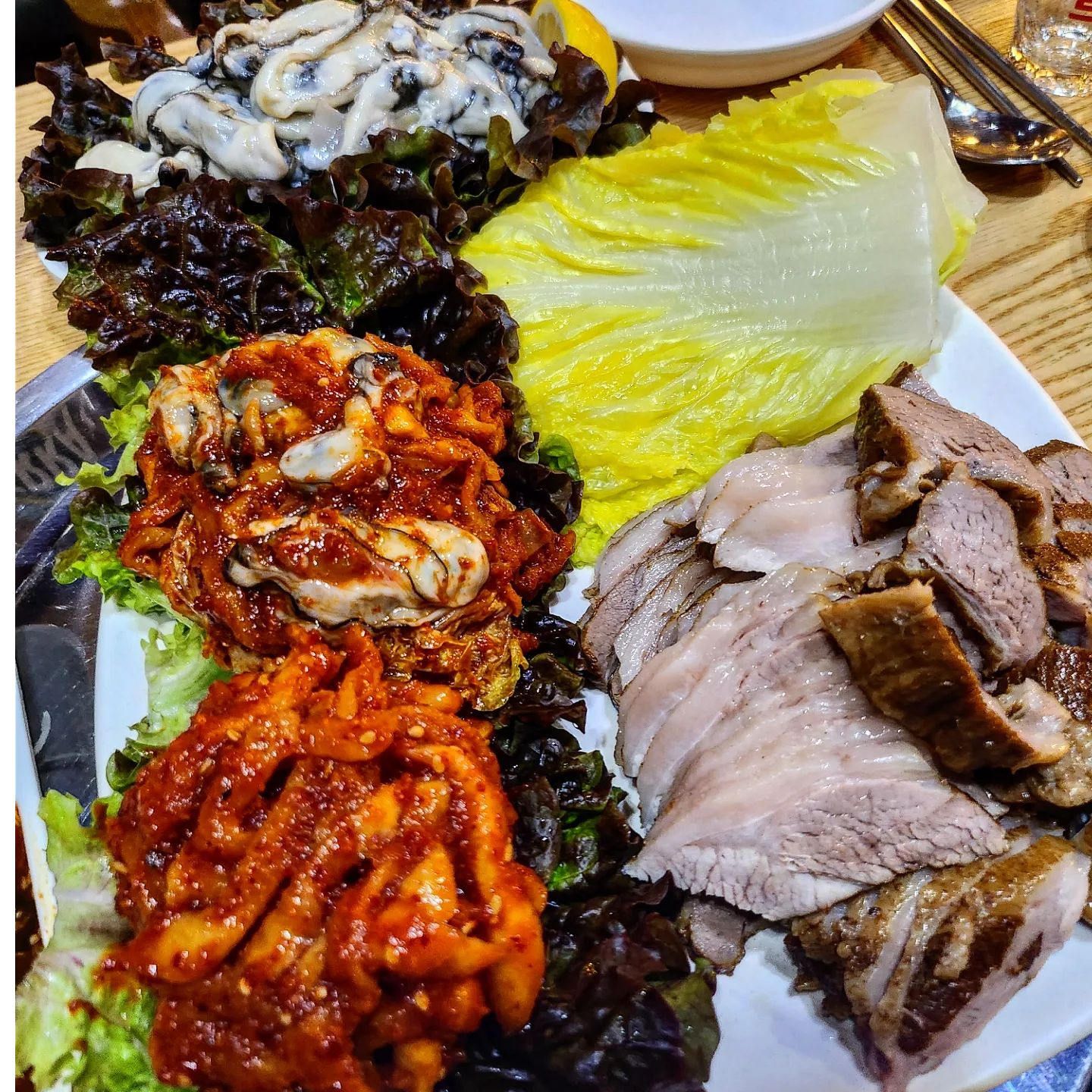 항아리보쌈은
진짜 김치추가해서 먹어야합니다
김치 진짜 옴총 맛있어요

웨이팅길면 포장해서라도 드셔보세요
광고아님
짱맛입니당

3인이상가서
칼국수까지 조지깅!!

#항아리보쌈
#맛있어요
#강추
