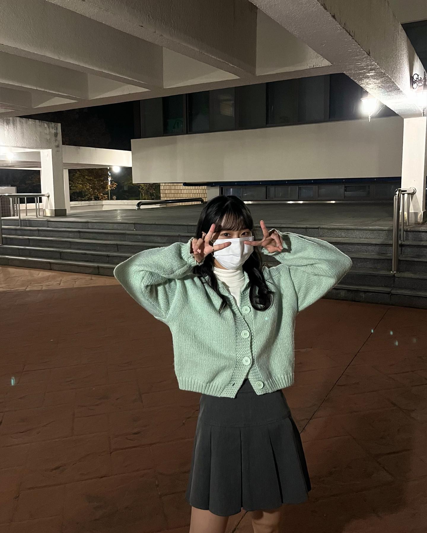 첫 밴드 공연 🎹
.
.
.
#20221111 #밴드공연 #동아리 #대학생 #데일리 #데일리룩 #daily #dailylook #selfie #아이폰 #오오티디 #팔로우 #팔로우미 #셀스타그램 #얼스타그램 #ootd #instadailyphoto