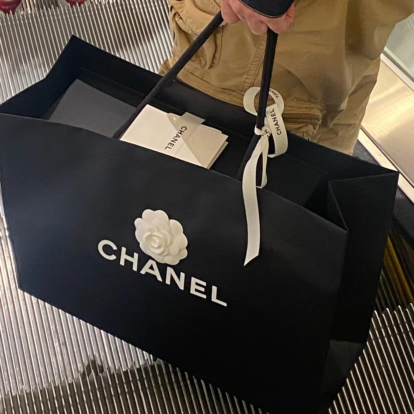 동민오빠 최고🥹🤍🖤✨
며느라기 롯백에서 구매 실패했다고 몰래 신백 대기해 주신
어머님아버님도 최최고❤️
