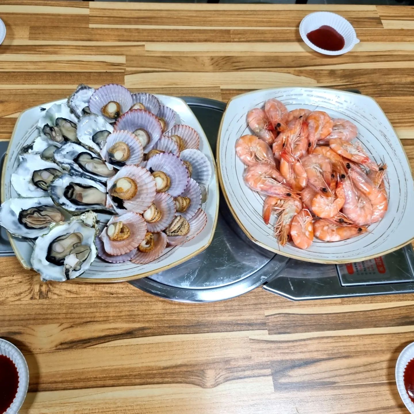 ♡
삼형제 #1번 #생파 #해물 #닭 #고초 #고성초친구들 #오래오래가자 #삼형제호수산 

ㅡㅡ;; 초6학년 생파 우리 가게서 하고싶다는데.. 
회도 먹고 해산물도 먹고..ㅡㅡ;;
바쁘지만 간소하게 해줬답니다 
손님오고하니 잘못챙겼는데 아이들이 다 잘먹어줘서 다행~~
