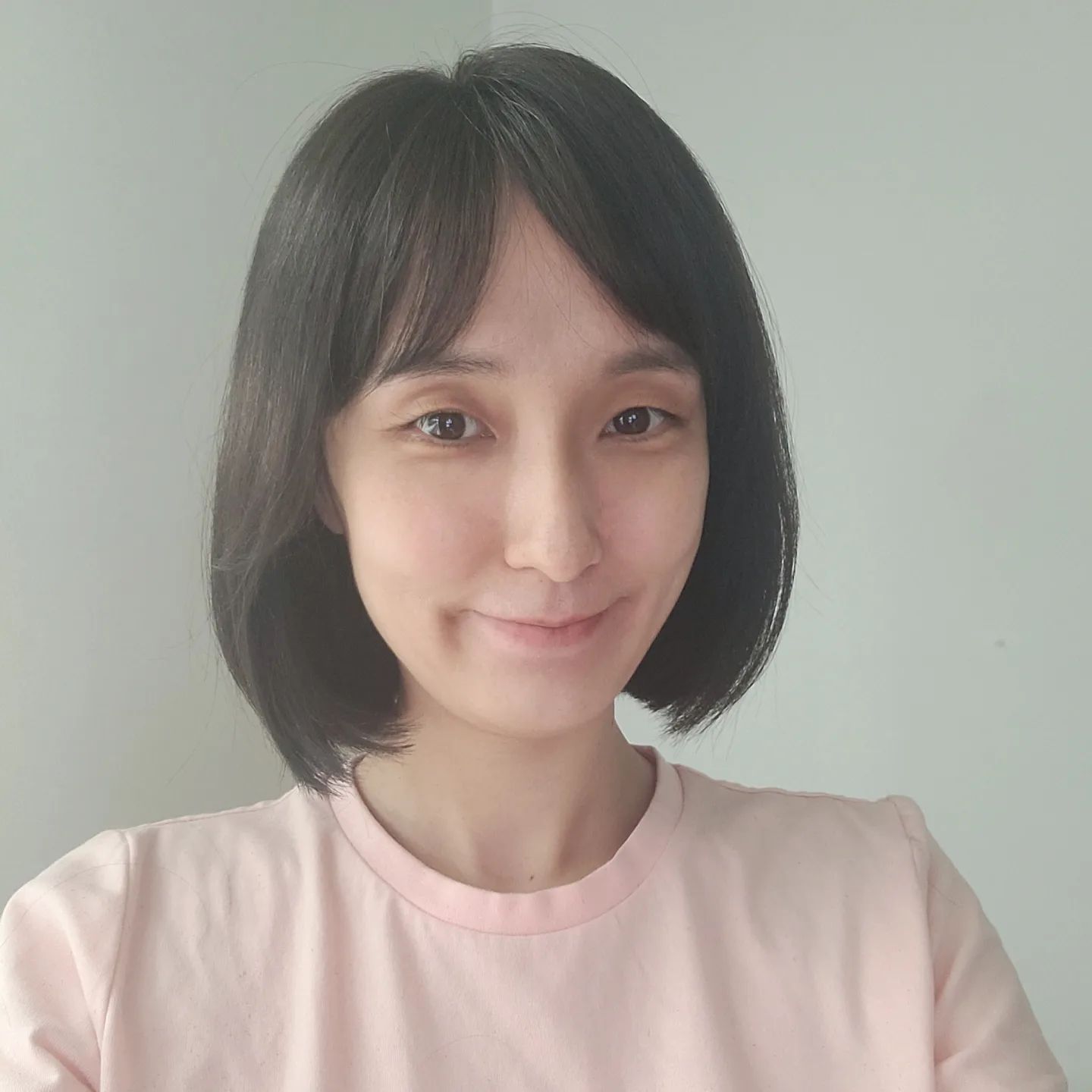 오랜만에 #셀피그램
머리스탈 바뀜..ㅋㅋ 앞으로 자주보게될 스퇄🤭
사실 가발이지용~^^;;
볼륨있는건 관리가 힘드니깐 그냥 똑 단발로😅
#고딩된기분 
너무어려보이는거 싫음 볼륨 넣어주면 된다는데,
사실 원래 헤어에 똥손이라서 될지 모르겠음요..ㅋ

오래쓸꺼라서 나름비싼거 선택
후덜덜 했지만 그래두 자연스러운걸루 선택했슈
얼마나 쓰게될런지..ㅎㅎ

#가발매니아
#단발머리 #단발머리가발 #인모가발