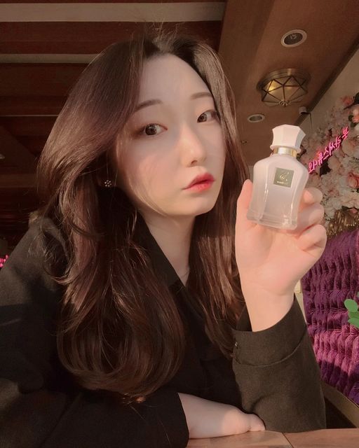 호빵 on Instagram: "#광고 셀마르향수 오드 퍼퓸 몽 리스 부드러운 우유향과 우아한 향🤍 아기 살냄새 처럼 설레는 느낌의 향기이면서도 고급미 있는 성숙한 향기를 찾는 다면 셀마르 향수 에