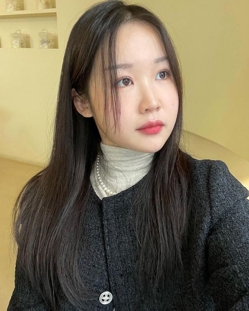 ˗ˋˏ ♡̷̷̷ ˎˊ on Instagram: "#광고 에이프릴스킨의 히어로쿠션이 런칭 1주년 기념 한정 스페셜 기획세트를 출시했어요✨ 히어로 쿠션은 촉촉하게 발리지만 적당히 보송하고 은은한 광표현