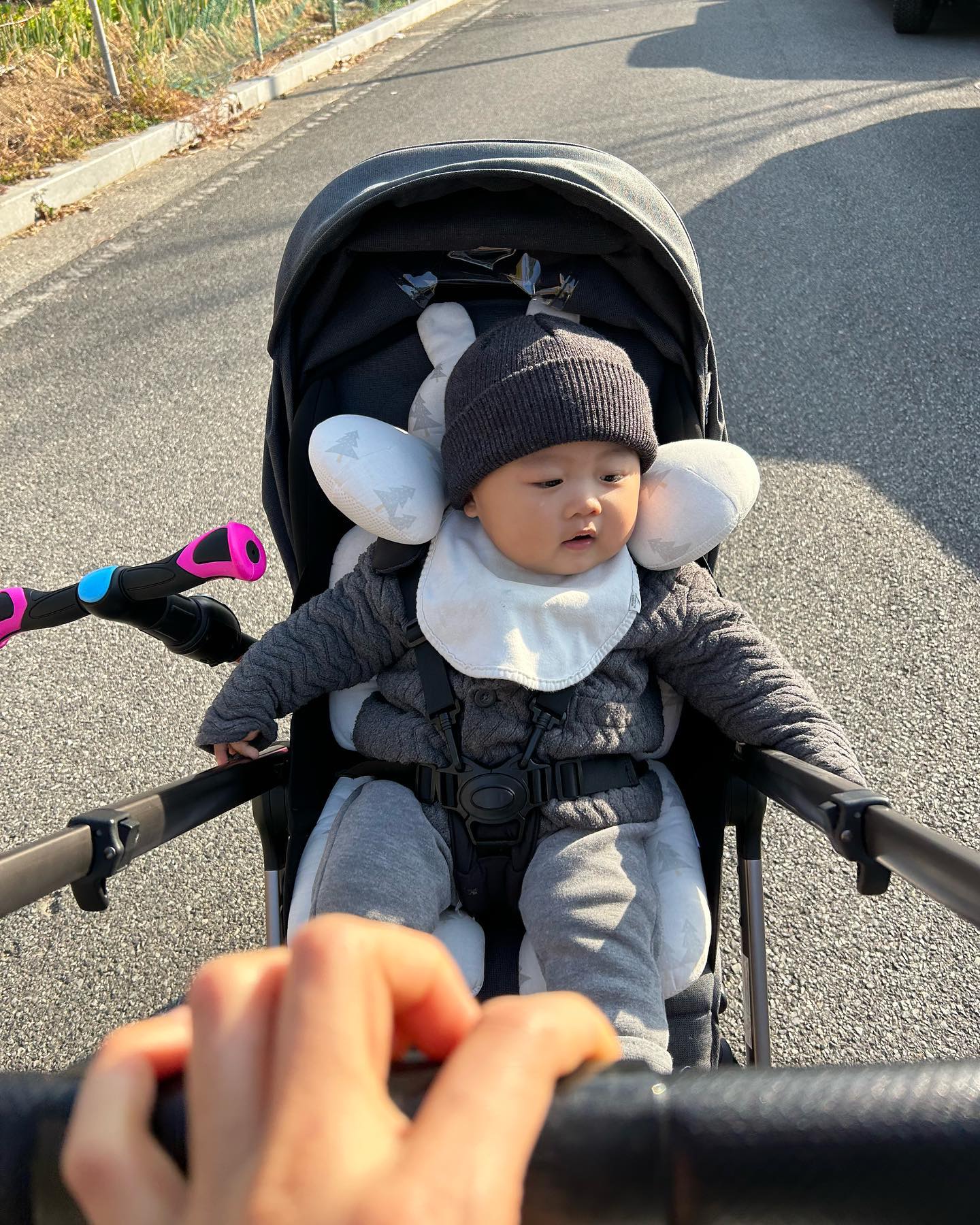 동자스님👶🏻

#11개월아기 #남자아기 #육아맘 #소통 #일상 #남매맘 #일상소통 #소통 #산책길 #딸기밭가는길 #딸기사러 #산책 #좋아요 #좋반테러 #스님 #동자스님 #아들맘 #도치맘