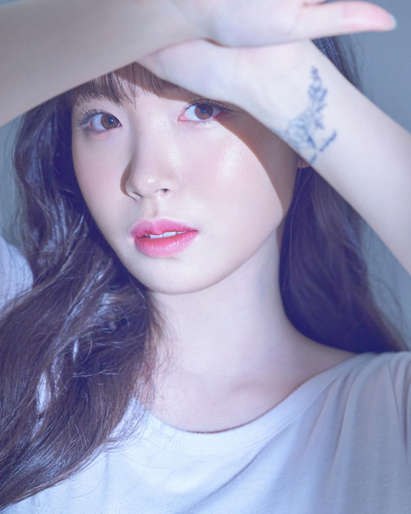 프로필사진 두번째컷💙 작가님 덕분에 매우 잘나왔다