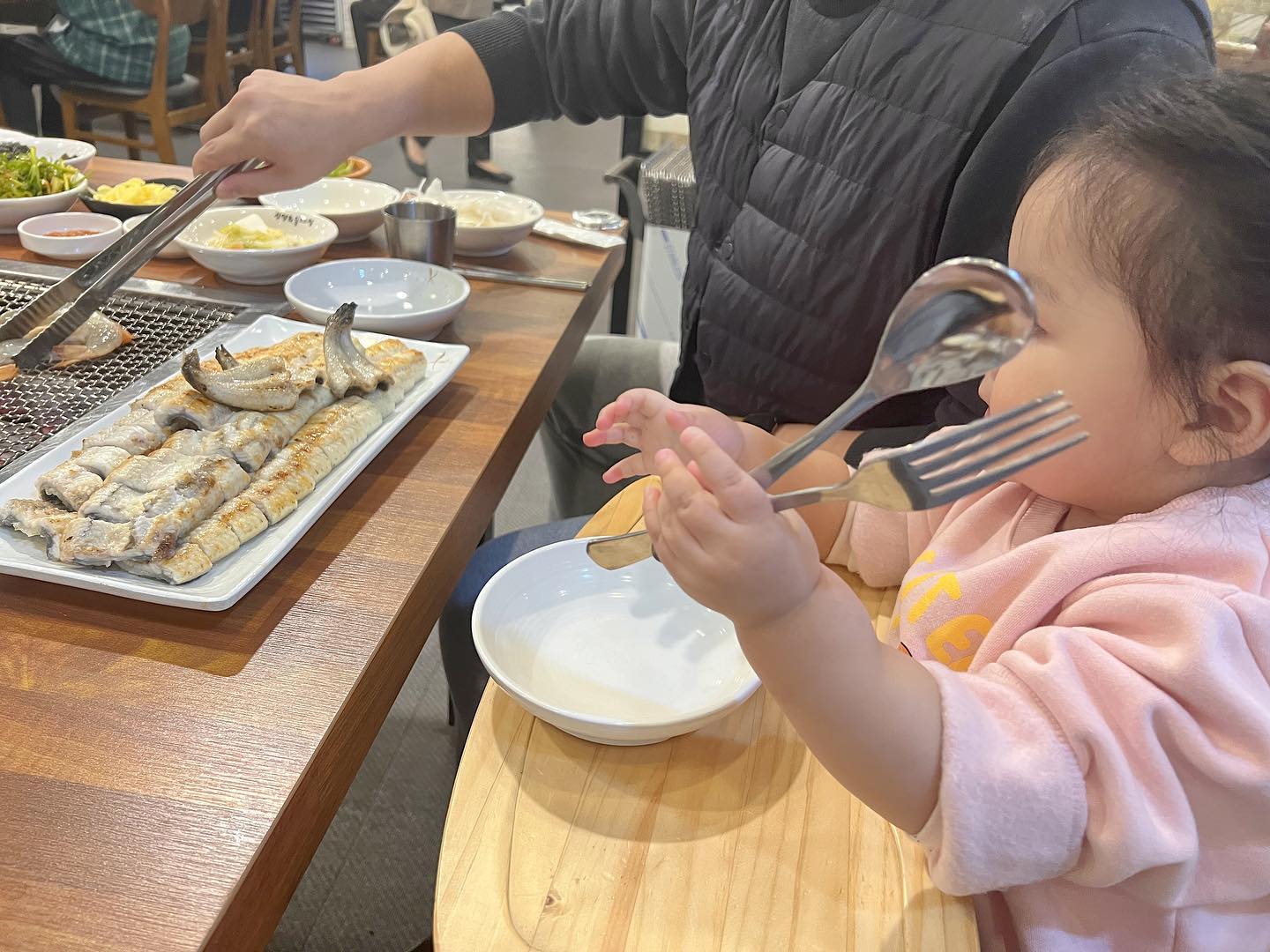 #그냥어제먹은거

장어 🫢
연두는 새우 🍤

#시댁나들이 #장어 #몸보신
#감사합니다❤️