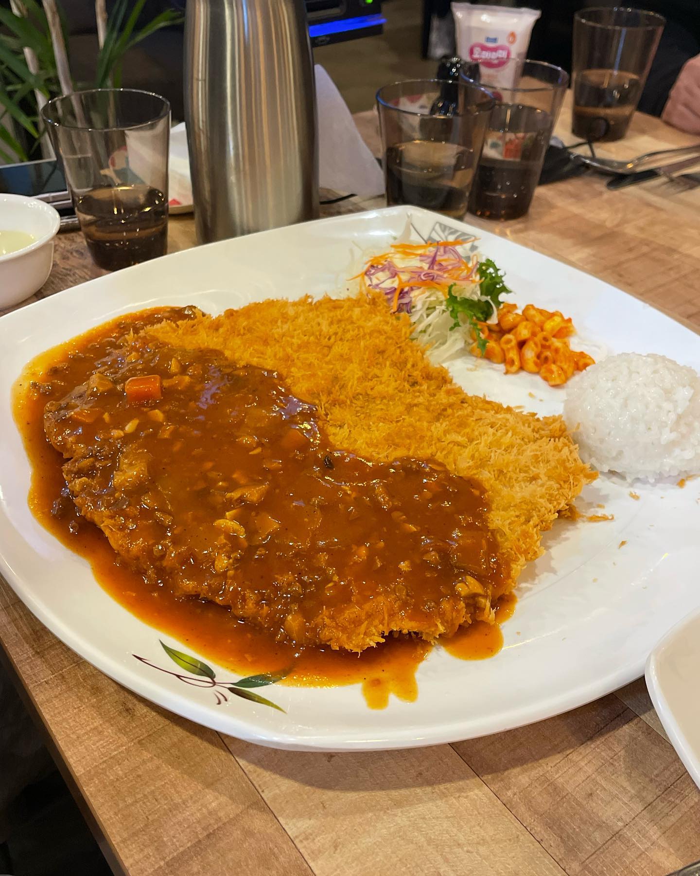 주말 오후 숲놀이터 한바탕 놀고 저녁은 역시 돈까스😍🤍
로봇이 서빙해주는 보문산왕돈까스🤩

#보문산맛집 #보문산왕돈까스 #아쿠아리움맛집 #목재체험관맛집 #대전맛집 #대전돈까스맛집 #대전중구맛집