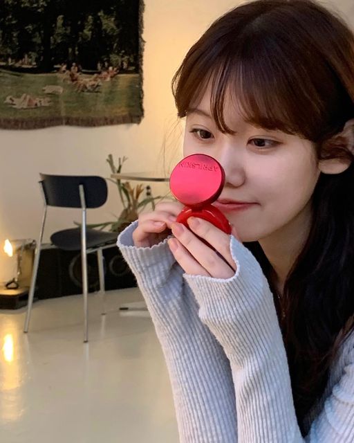 윰블링 on Instagram: "#광고 내 미니쿠션 넘나 귀여워,,🧽💛 에이프릴 스킨 히어로에서 론칭 1주년 기념 🫢한정판으로 출시된 미니기획세투💕 @aprilskin_korea 💗 평소 홍조가 있는데 완벽하게