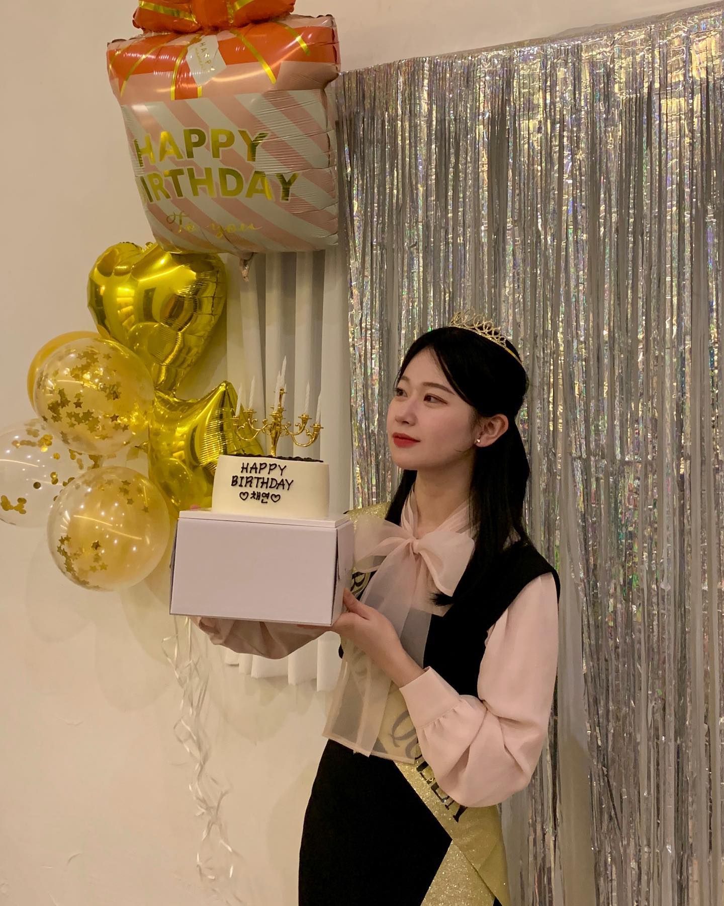 일 년에 한 번씩 공주되는 날👑🎂🎈
han_yerim h.na_s2 고마옹💓💓

#221118