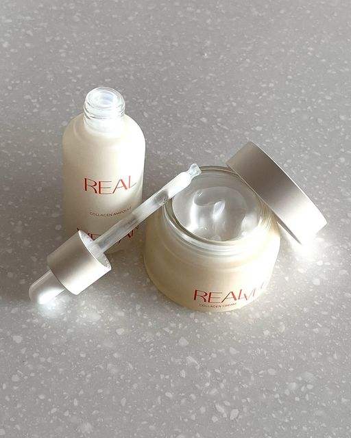 Claudy 크 on Instagram: "#협찬 Real Vegan ampoule&cream from @klavuu_official ☁️ The texture and density of those 2 products is amazing.. Both collagen ampoules & cream contain vegetable carrot collagen (strengthening and vitality) with patent