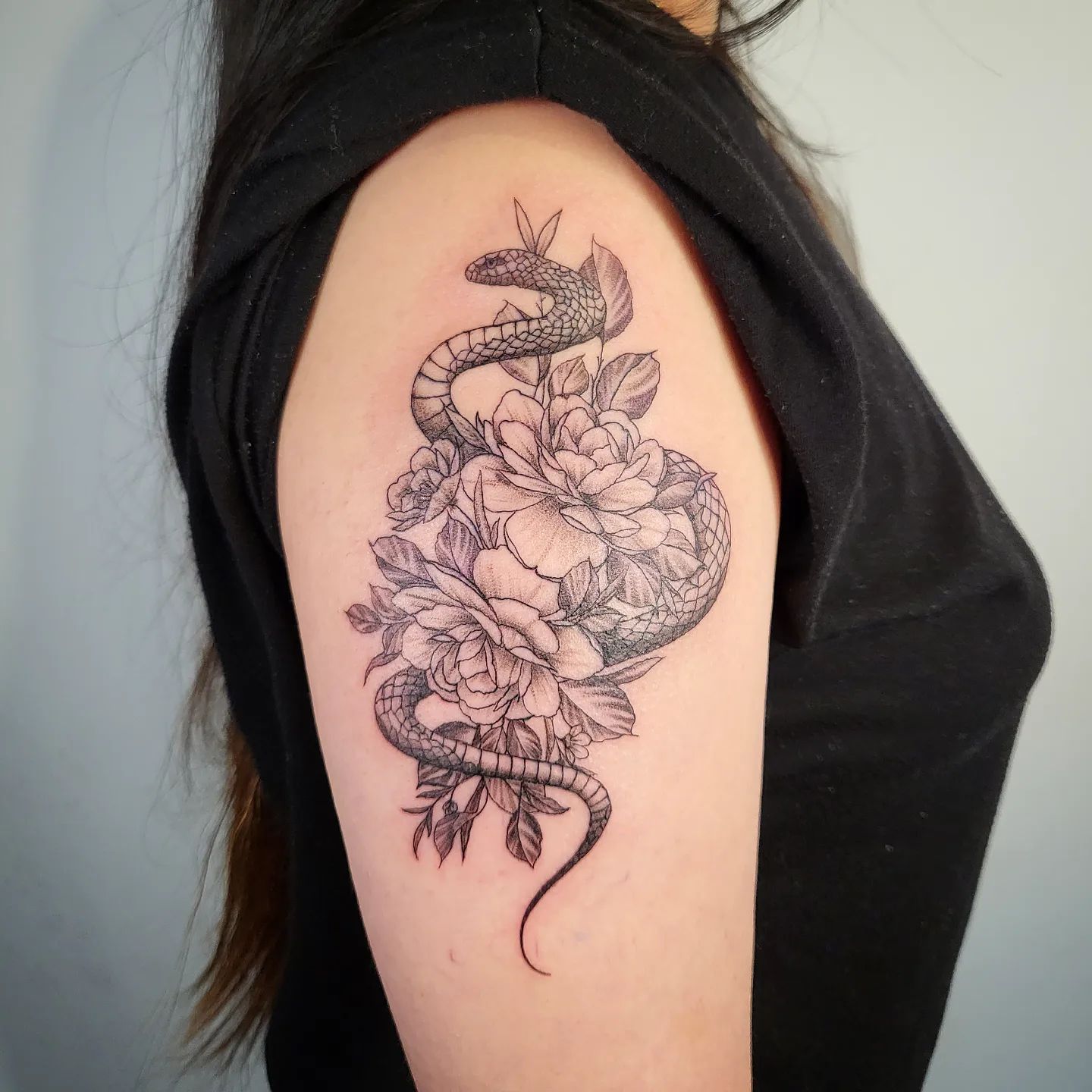 여리여리 뱀🐍과 꽃🌺 타투
✅️프로필 오픈채팅으로 편하게 문의주세요✅️

.
💚포트폴리오 목적으로 타투모델 항시 모집중💚
.
.
#타투 #타투이스트 #초록타투 #경남타투 #창원타투 #마산타투 #합성동타투 #블랙워크 #미니타투 #감성타투 #뱀타투 #꽃타투 #팔타투 #남자타투 #여자타투 #타투모델 #타투모델모집 #타투모델구해요 #좋아요 #좋반 #좋아요반사 #첫줄반사 #l4l #likesforlike