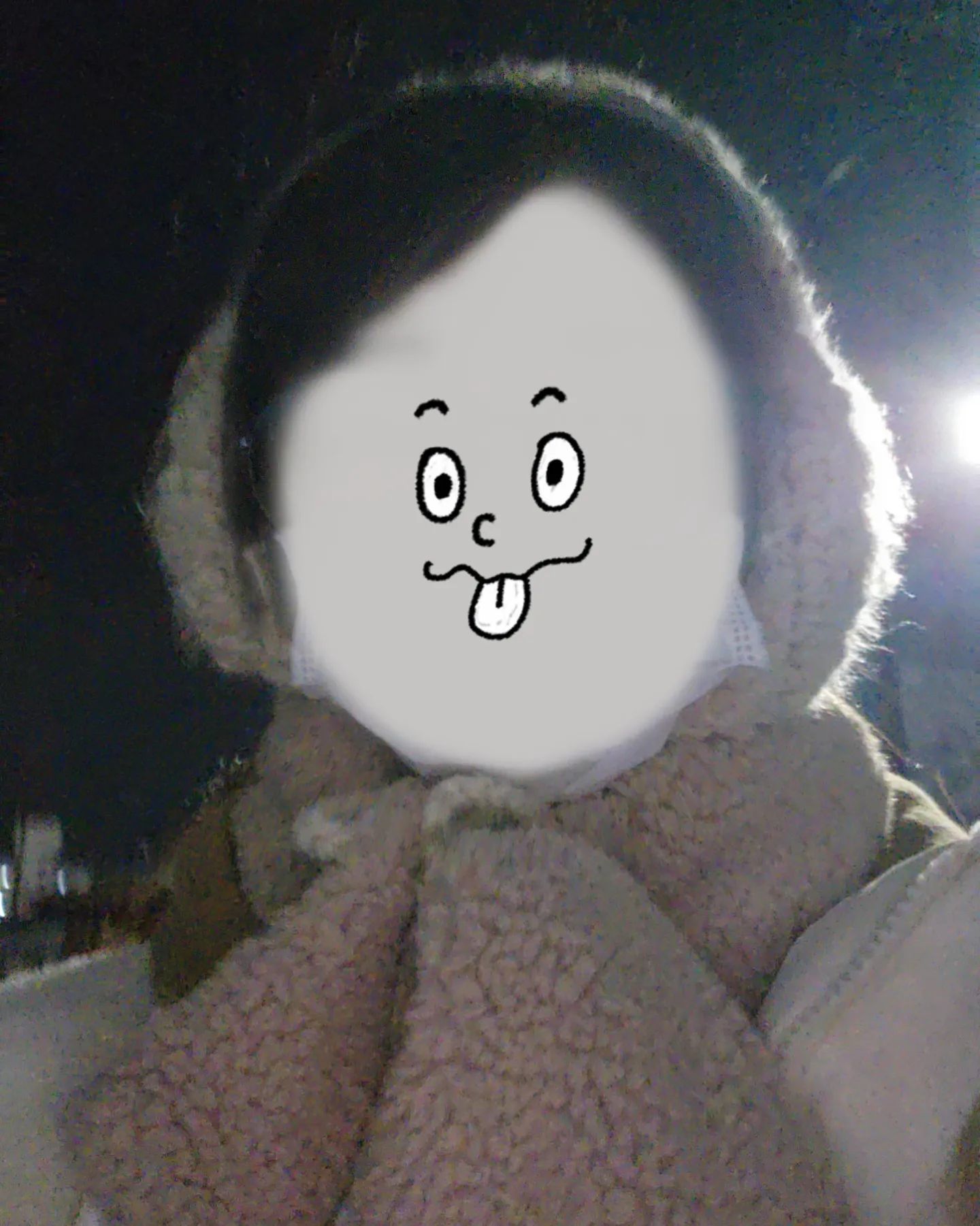 귀도리의계절이 돌아왔다
다들 추워서 그런가.. 군밤이 생각나나보다 ㅎ 출근했더니 나에게 군밤파는지 물어본다 😏